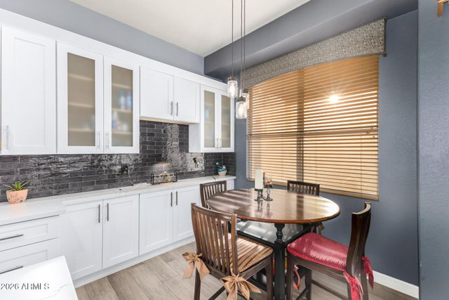 1142 N JOSHUA TREE Lane, Gilbert, AZ 85234