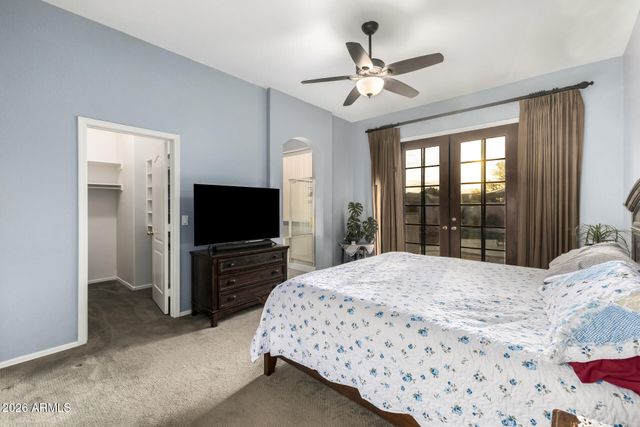 1142 N JOSHUA TREE Lane, Gilbert, AZ 85234