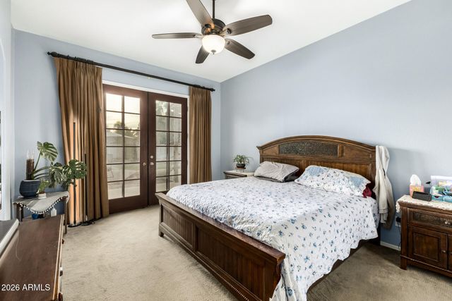 1142 N JOSHUA TREE Lane, Gilbert, AZ 85234