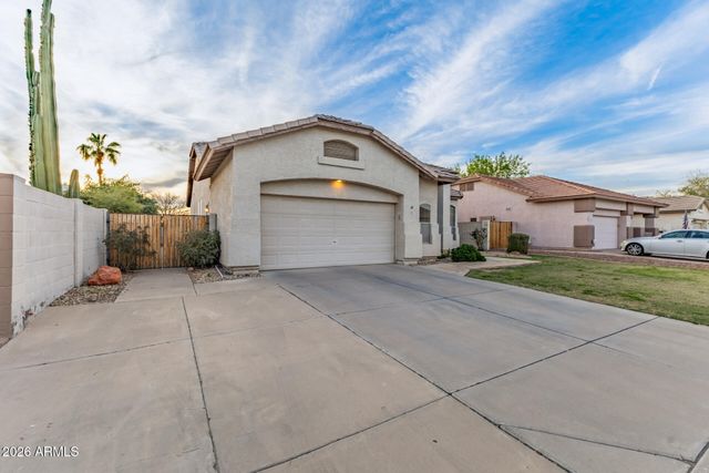 1142 N JOSHUA TREE Lane, Gilbert, AZ 85234