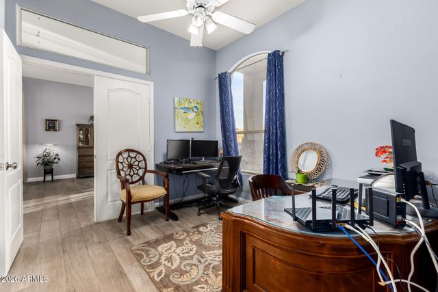 1142 N JOSHUA TREE Lane, Gilbert, AZ 85234