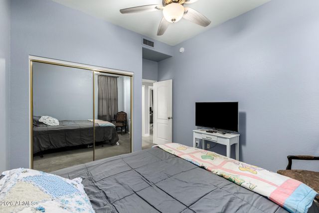 1142 N JOSHUA TREE Lane, Gilbert, AZ 85234