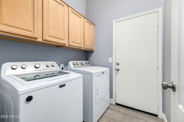 1142 N JOSHUA TREE Lane, Gilbert, AZ 85234