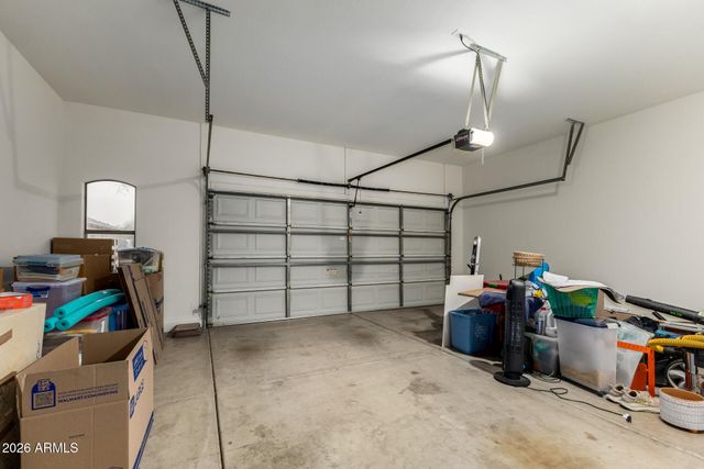 1142 N JOSHUA TREE Lane, Gilbert, AZ 85234