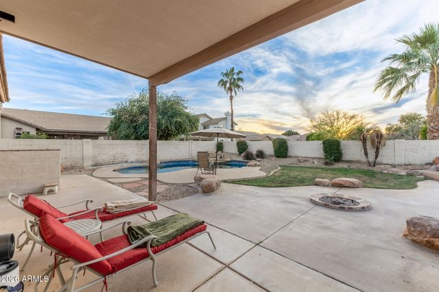 1142 N JOSHUA TREE Lane, Gilbert, AZ 85234