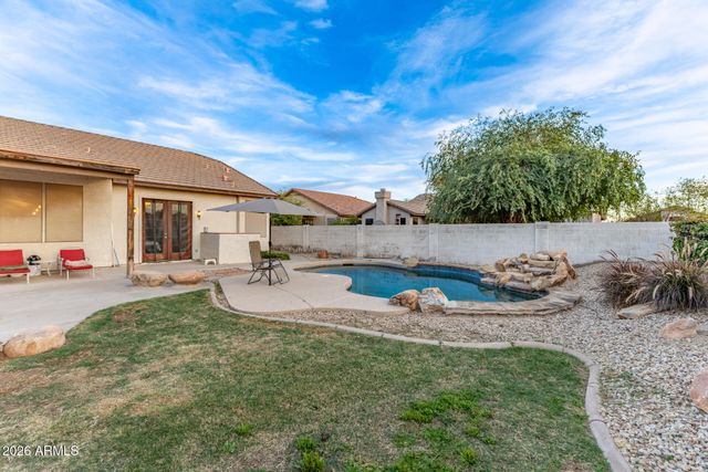 1142 N JOSHUA TREE Lane, Gilbert, AZ 85234
