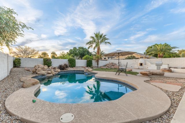 1142 N JOSHUA TREE Lane, Gilbert, AZ 85234