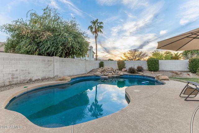 1142 N JOSHUA TREE Lane, Gilbert, AZ 85234