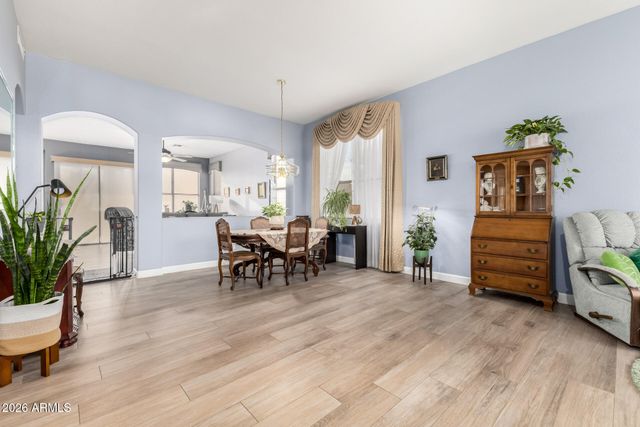 1142 N JOSHUA TREE Lane, Gilbert, AZ 85234