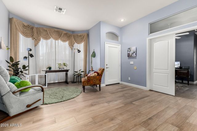 1142 N JOSHUA TREE Lane, Gilbert, AZ 85234