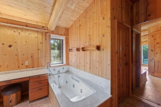 12214 Modoc Road, White City, OR 97503