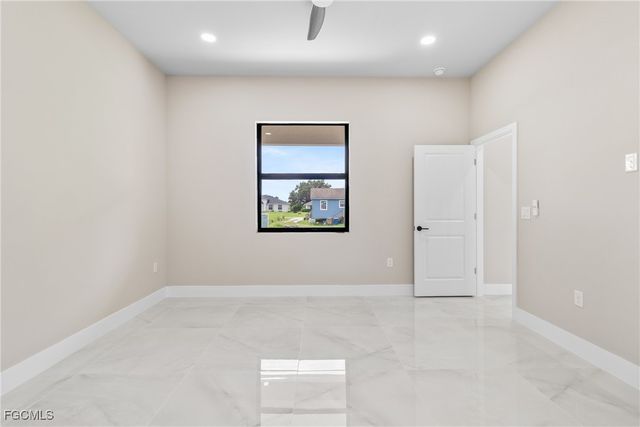 2809 25th ST SW, Lehigh Acres, FL 33976