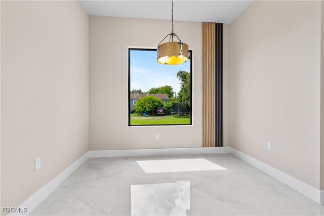 2809 25th ST SW, Lehigh Acres, FL 33976