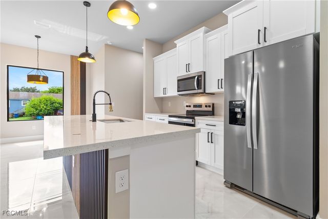 2809 25th ST SW, Lehigh Acres, FL 33976