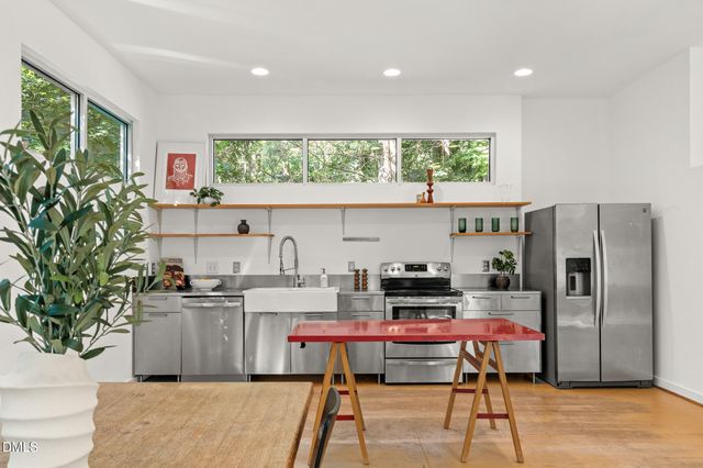 106 Glass House Lane, Carrboro, NC 27510