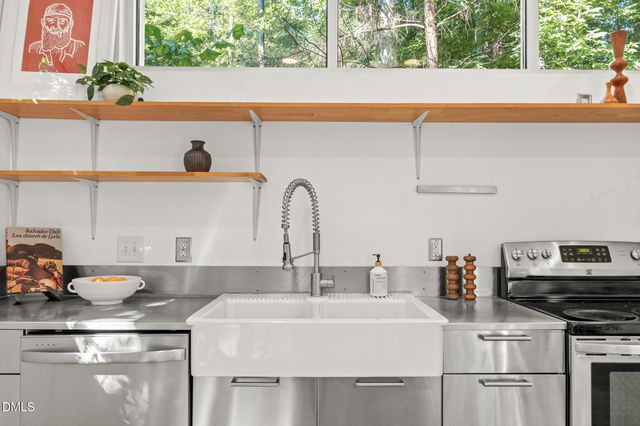 106 Glass House Lane, Carrboro, NC 27510
