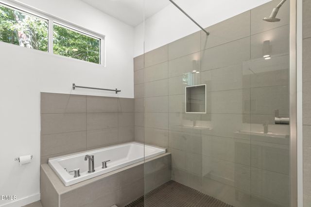 106 Glass House Lane, Carrboro, NC 27510