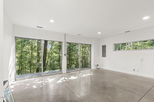 106 Glass House Lane, Carrboro, NC 27510