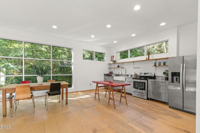 106 Glass House Lane, Carrboro, NC 27510