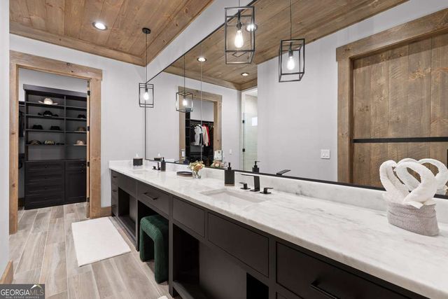 84 Bravo Rivera Way, Ellijay, GA 30536