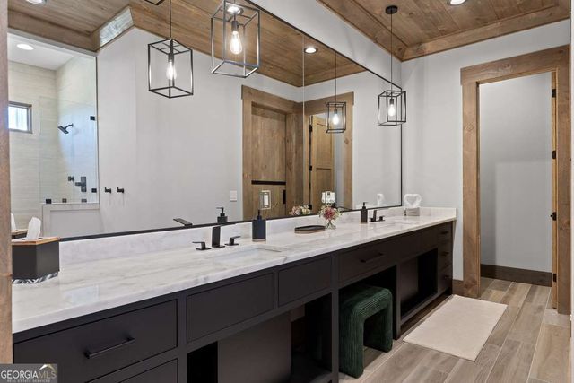 84 Bravo Rivera Way, Ellijay, GA 30536