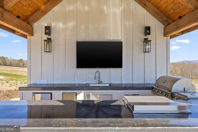 84 Bravo Rivera Way, Ellijay, GA 30536