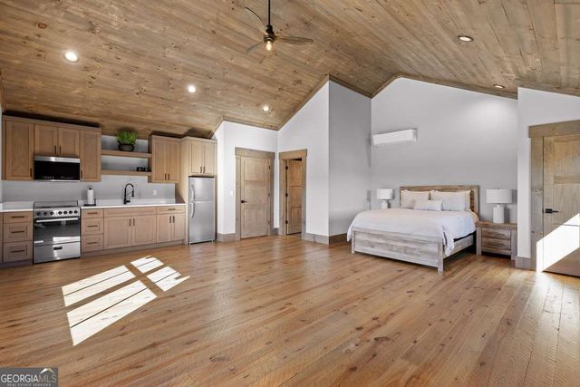 84 Bravo Rivera Way, Ellijay, GA 30536