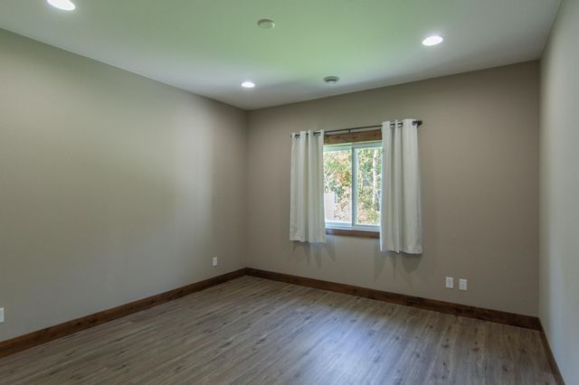 L4 B2 Oakwood Drive, Baxter, MN 56425