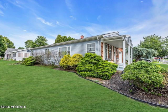 2 Tropicana Court, Toms River, NJ 08757