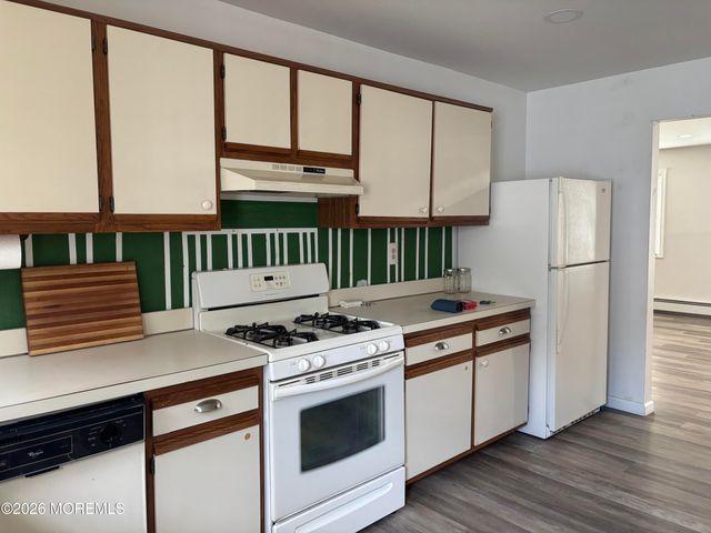 2 Tropicana Court, Toms River, NJ 08757