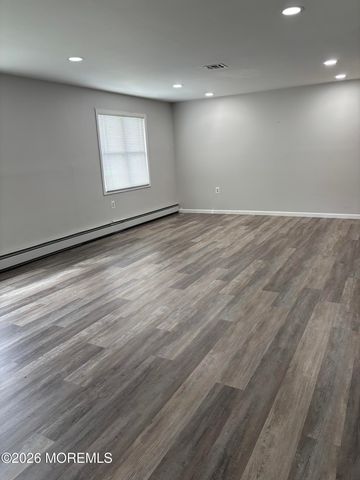2 Tropicana Court, Toms River, NJ 08757