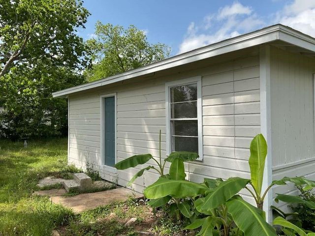 1156 2nd Street, Clute, TX 77531