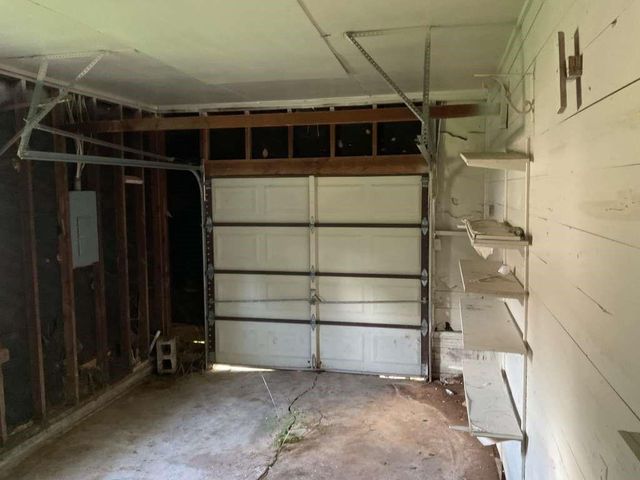 1156 2nd Street, Clute, TX 77531