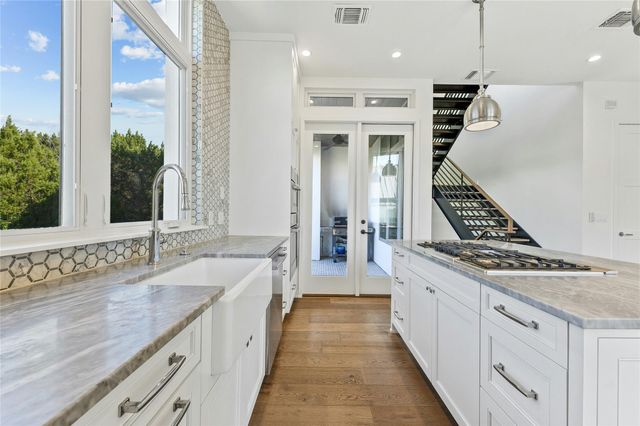2518 Sutherland ST, Austin, TX 78746