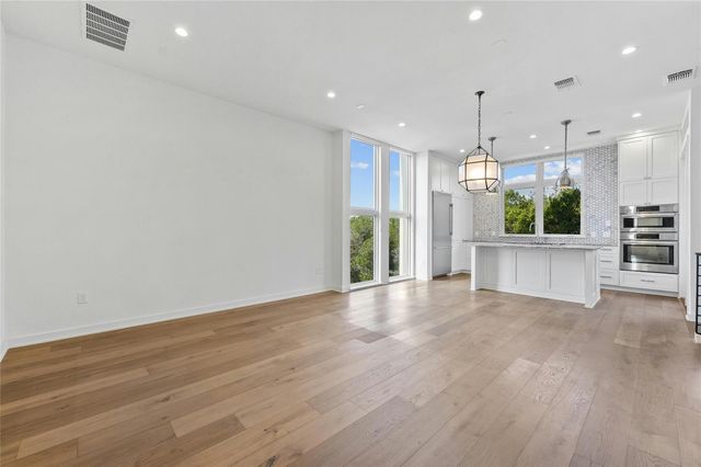 2518 Sutherland ST, Austin, TX 78746