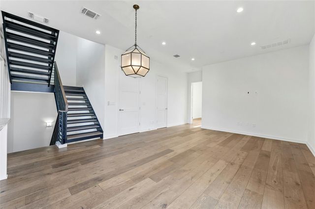 2518 Sutherland ST, Austin, TX 78746