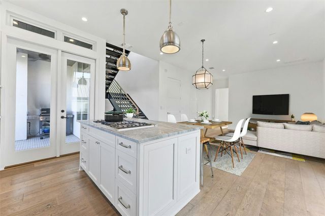 2518 Sutherland ST, Austin, TX 78746