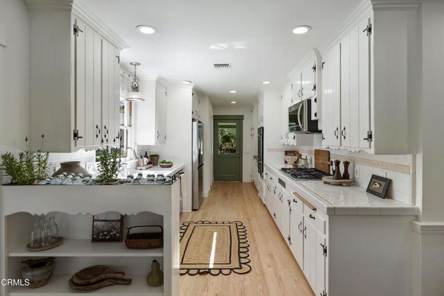 2376 Pickens Canyon Road, La Crescenta, CA 91214