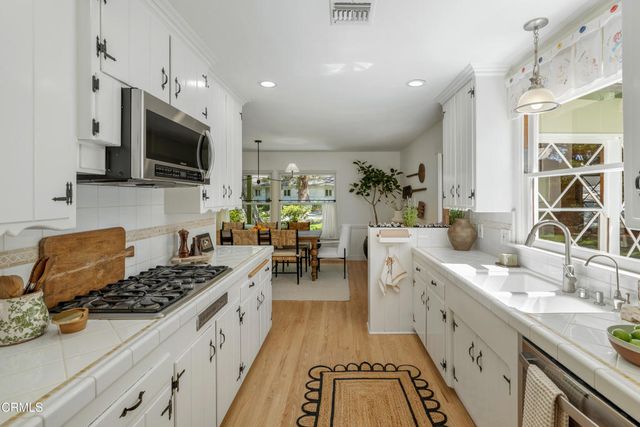 2376 Pickens Canyon Road, La Crescenta, CA 91214