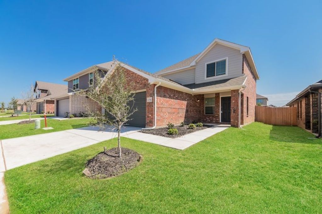 3702 Job Drive, Ennis, TX 75119