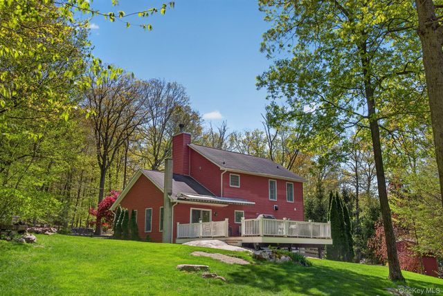 35 Crest Road, Cold Spring, NY 10516