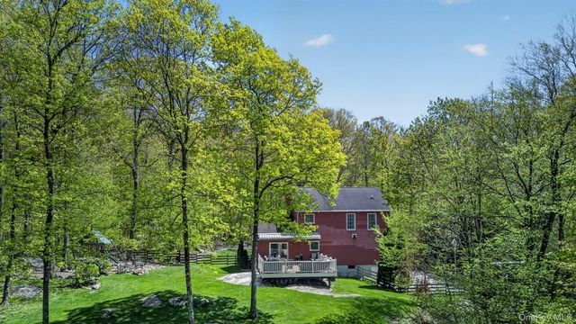 35 Crest Road, Cold Spring, NY 10516