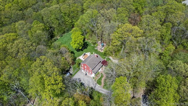 35 Crest Road, Cold Spring, NY 10516