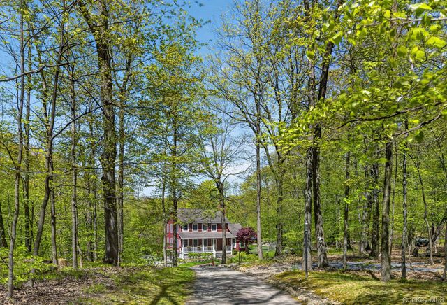 35 Crest Road, Cold Spring, NY 10516