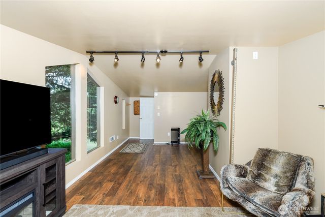 3718 Sequim Dungeness Way, Sequim, WA 98362