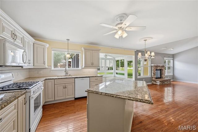3808 Pine Forest Lane, St Charles, MO 63304