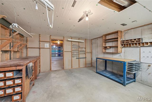 3808 Pine Forest Lane, St Charles, MO 63304