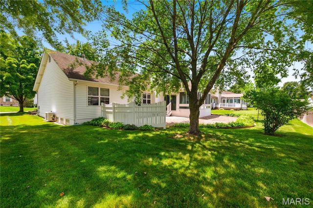 3808 Pine Forest Lane, St Charles, MO 63304