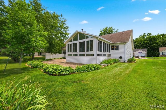 3808 Pine Forest Lane, St Charles, MO 63304