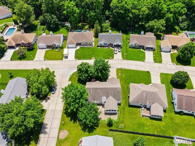 3808 Pine Forest Lane, St Charles, MO 63304